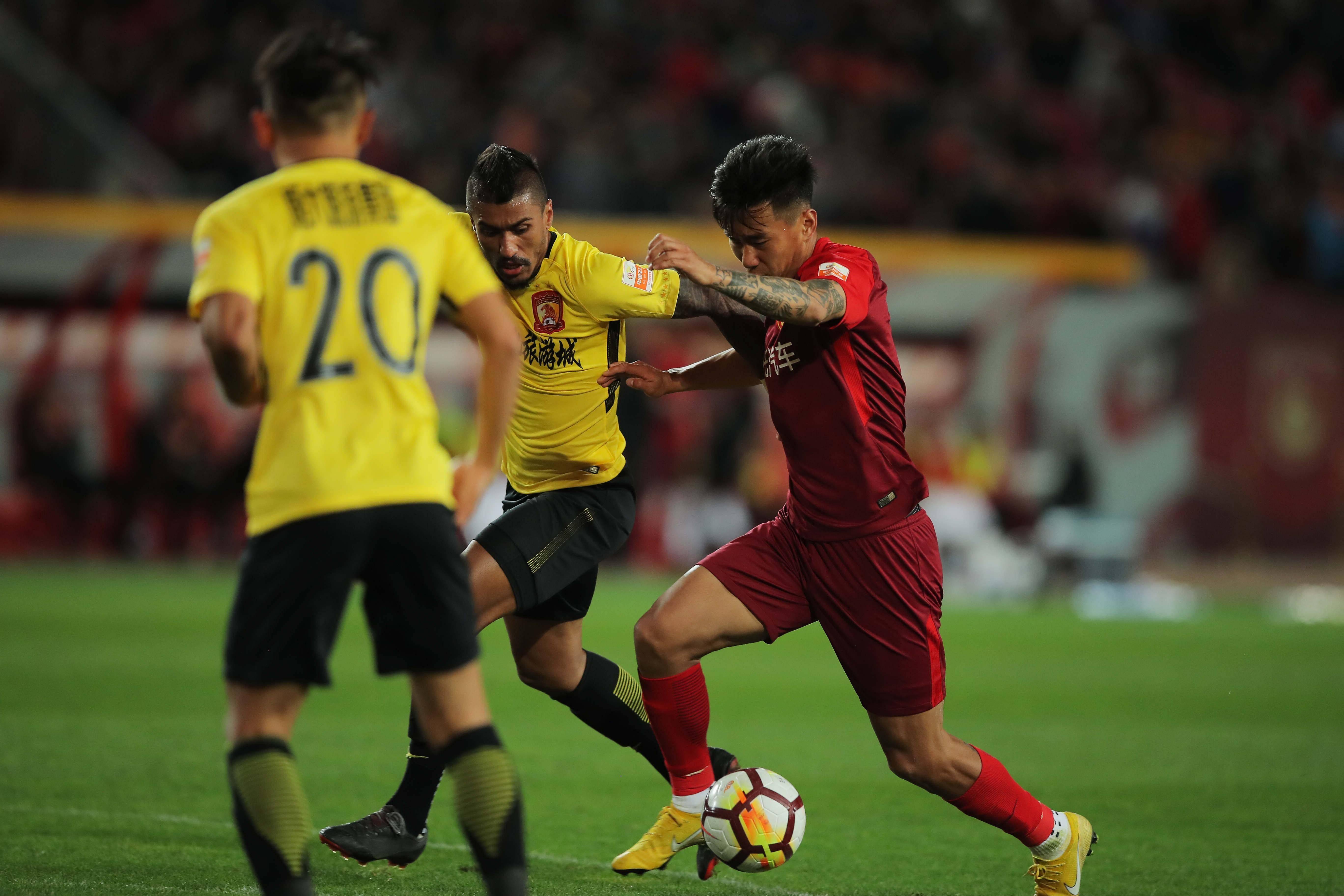 冲刺阶段突围战来临，斯图加特围绕中超豪取连胜，赛场秩序良好，临场指挥获称赞的简单介绍-体育数据